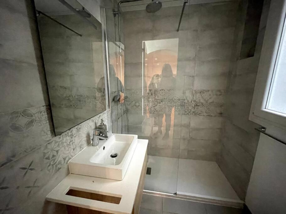 Stylish 2Br Contemporary Design Perfect Vacation Apartment ยิบรอลตาร์ ภายนอก รูปภาพ