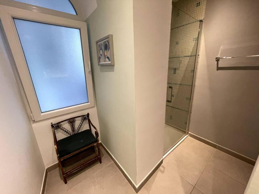 Stylish 2Br Contemporary Design Perfect Vacation Apartment ยิบรอลตาร์ ภายนอก รูปภาพ